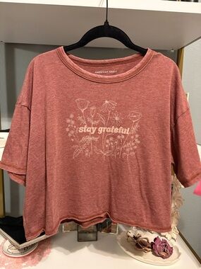 American Eagle Outfitters Dusty Rose Floral 'Stay Grateful' Cropped Tee